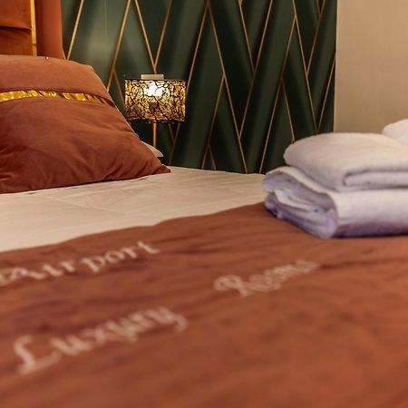 Airport Luxury Rooms Neapel Exterior foto
