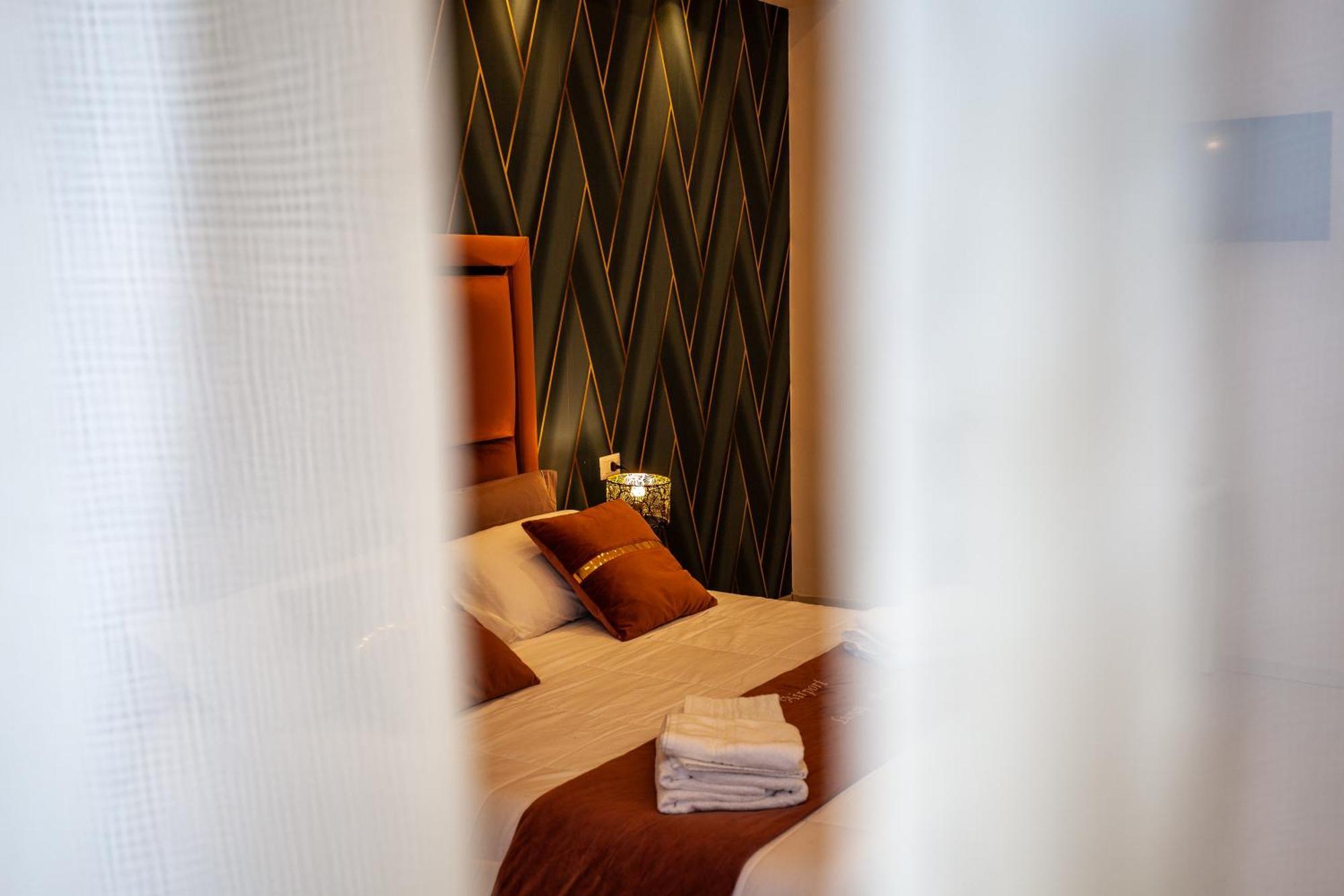 Airport Luxury Rooms Neapel Exterior foto