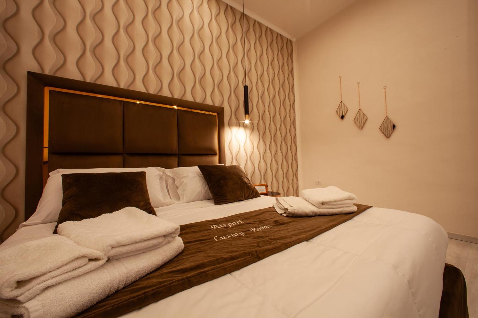 Airport Luxury Rooms Neapel Exterior foto